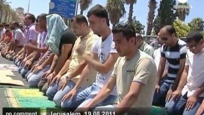 Ramadan prayers in Jerusalem - no comment