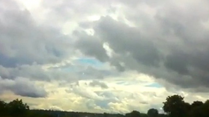 Des boules lumineuses envahissent le ciel anglais - 20 août 2011