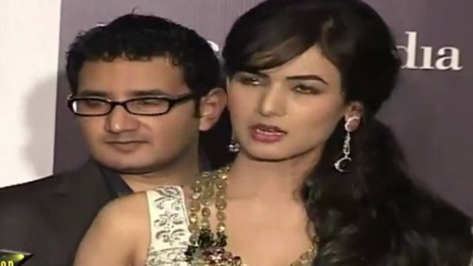 Gorgeous Sonal Chouhan Speaks About Her Style At IIJW 2011 Third Day