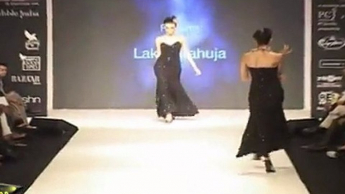 Elisha The Gorgeous Babe Looks Super Hot In Black Gown At IIJW 2011