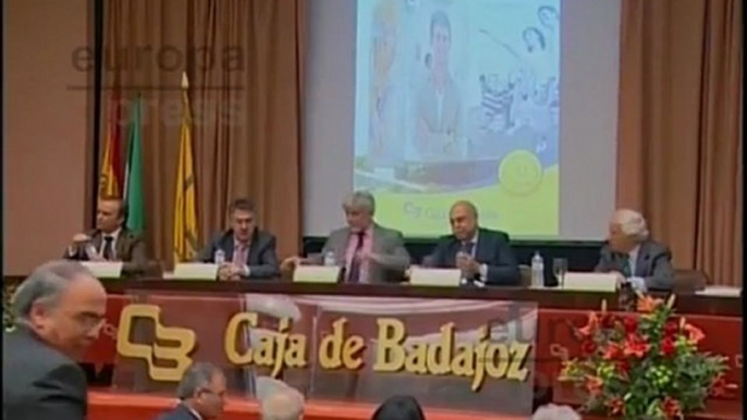 Caja Badajoz presenta 'Agricultura y ganadería extremeñas'