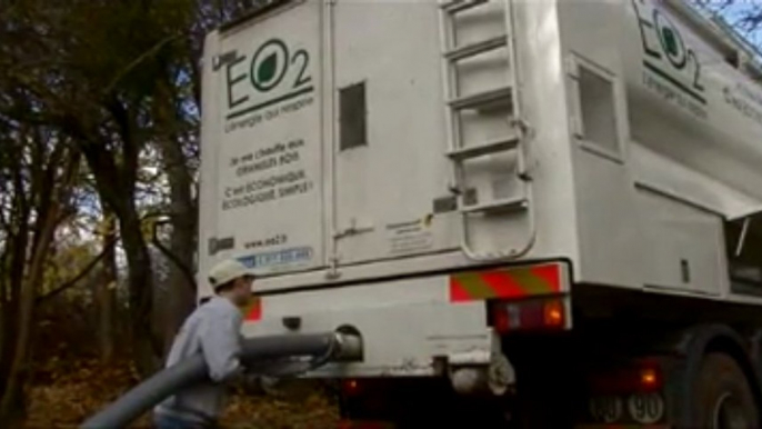 Livraison de granulés de bois par camion souffleur EO2