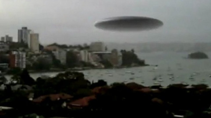 Nik The Greek - BREAKING NEWS - UFO over Thessaloniki, Greece