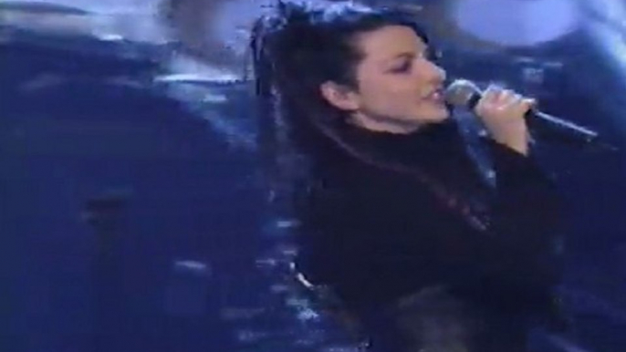 Evanescence - Going Under @ Teen Choice Awards 2003