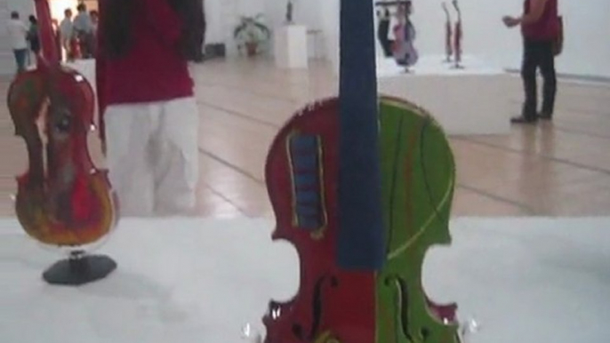 Inaugurada muestra “Violines Pintados” en Museo de la Cultura en Valencia, Venezuela