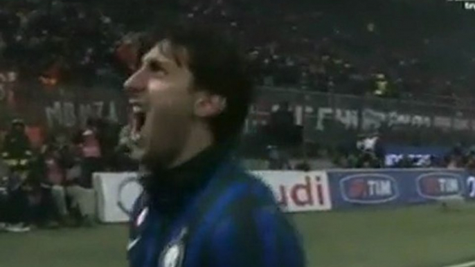 Bóng Đá + - Video clip - Diego Milito dứt điểm lạnh lùng mở tỷ số trận đấu (LIVE- AC Milan 0-1 Inter)
