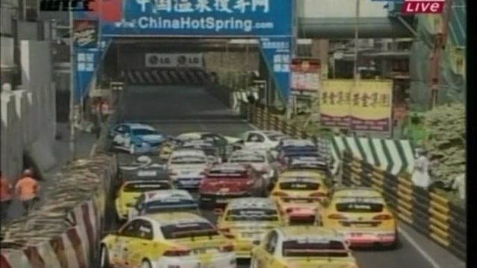 WTCC Macao 2005 Race 1 Massive pile up