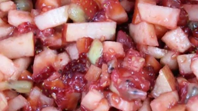 3 Minute Kitchen | Fruit Salsa with Cinnamon Chips