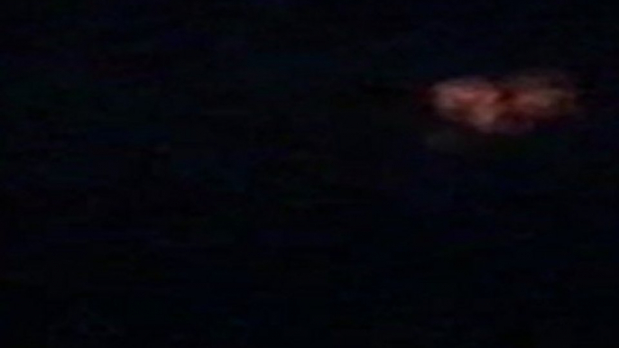 OVNI UFO etranges boules rouges semi-lumineuses lieu inconnu