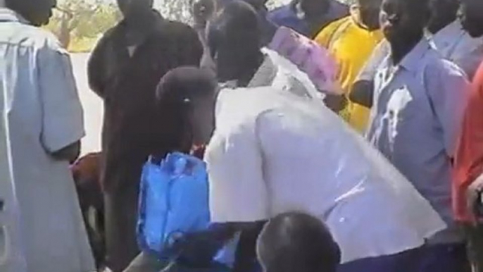 Bednet Distribution in Adeknino Parish (3/4), Dokolo, Uganda