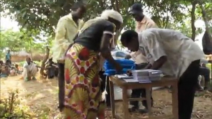 Zambia, Maround, Mbala: Bednet Distributions