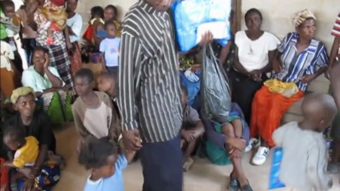 Zambia, Isanya: Bednet Distributions