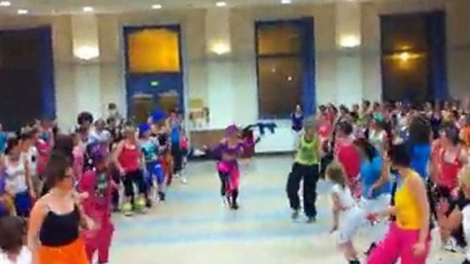 Lili Zumba : Gimme Gimme Gimme- Zumba Carnaval ( Esquerdes)