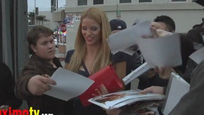 Ellen Hollman SPARTACUS VENGEANCE Signing Autographs