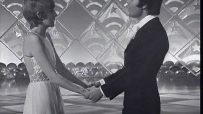 Cilla Black & Cliff Richard - Walk On By/The Look Of Love