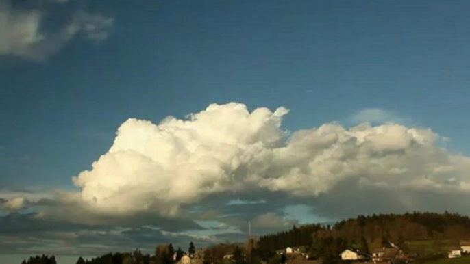 Désintégration d'un Cumulonimbus le 9/05/2012 au Mazet Saint Voy