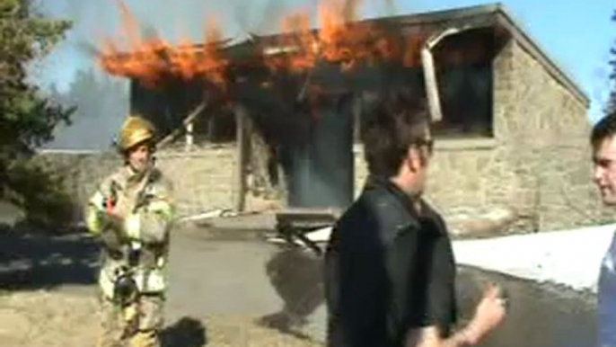 Old Tourist Bureau Magnectic Hill Burns to the ground