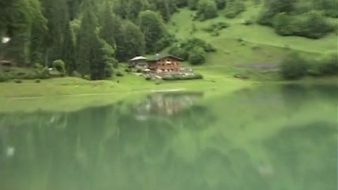 La Cascade d'Ardent et le Lac de Montrion