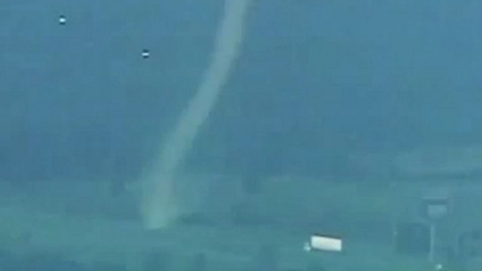Ovni ufo en Tornado Oklahoma Mayo 2011 2