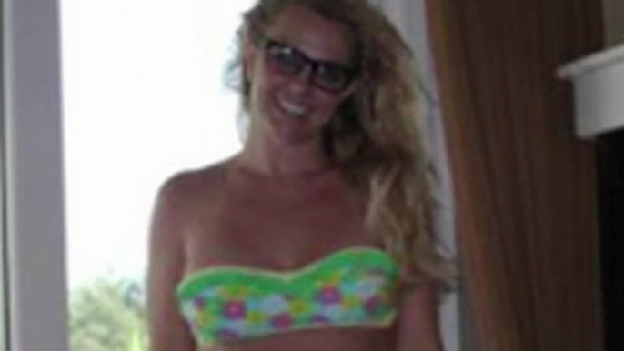 Britney Spears Shows Off Her Toned Bikini Body
