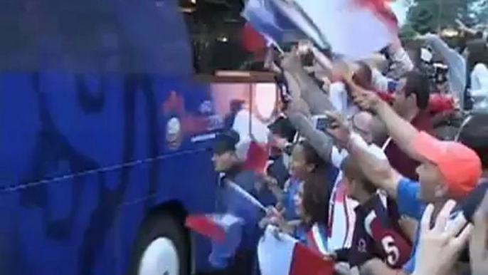 Les supporters déçus par l'arrivée des Bleus