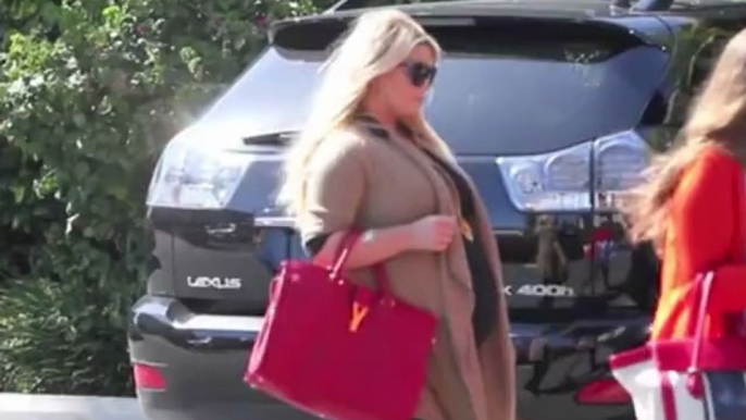 Jessica Simpson Debuts Weight Watchers Ad... But Fails to Show Her Body