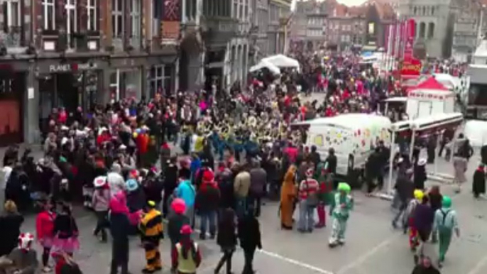 Tournai: la grand-place au rythme du carnaval