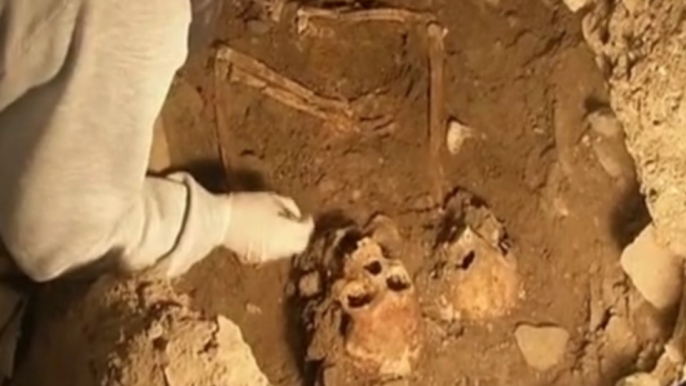 Researchers Investigate Ancient Graves in Search of Real Life Mona Lisa