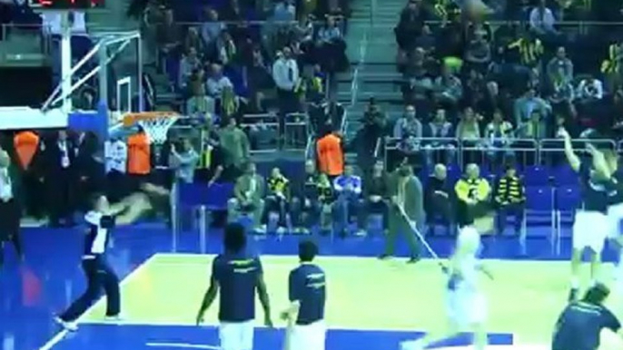 25 Ocak 2012 Ülker Sports Arena Fenerbahçe Ülker - EA7 Maç Öncesi Şov & Anons