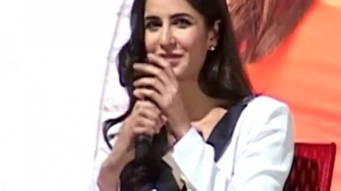 Katrina Kaif Slams Shahrukh Khan @ Jab Tak Hai Jaan Press Conference