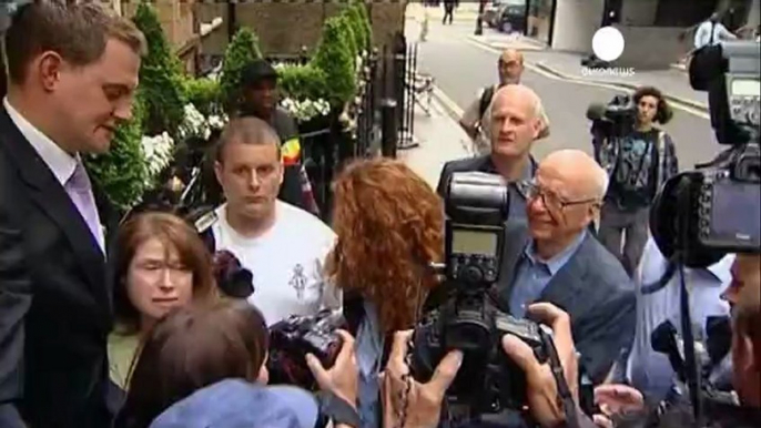 El ex asesor de prensa de Cameron y Rebekah Brooks,...