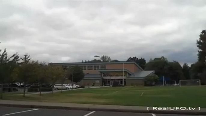 Real UFO Sighting Over Oregon Today Close Up Alien UFO Seen 2012 OVNI Video Caught On Tape This Week