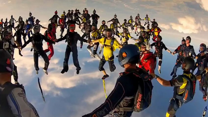 138 parachutistes en flocon de neige