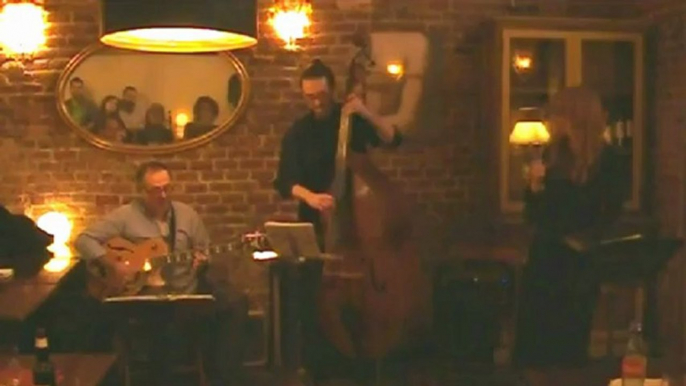 the white jazz trio that old feeling en divina pasta