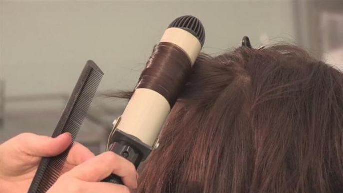 How To Style Hair Using Electric Curlers