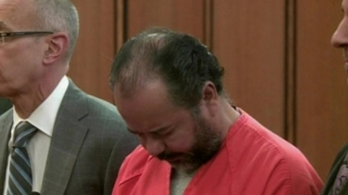 Accused Cleveland kidnapper pleads not guilty