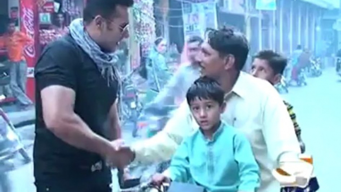 Super Star Salman Khan Copy in Sialkot, Pakistan