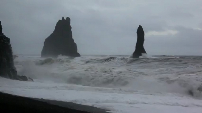 Gros temps sur le Reynisdrangar, Vik, Islande