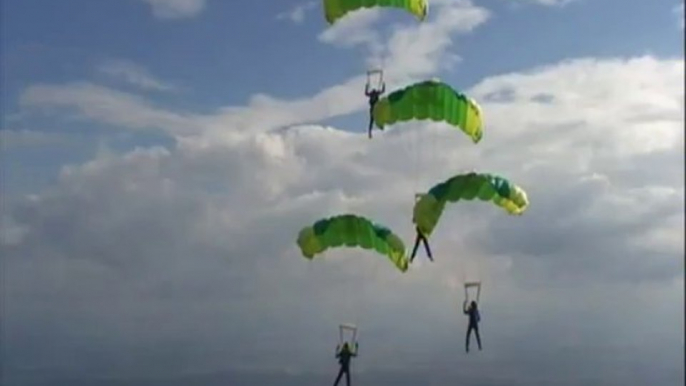 PARACHUTISME - CHAMPIONNATS DE FRANCE VICHY 2013 – VC4 « Besançon Franche Comté Saut 4»- 9aout13