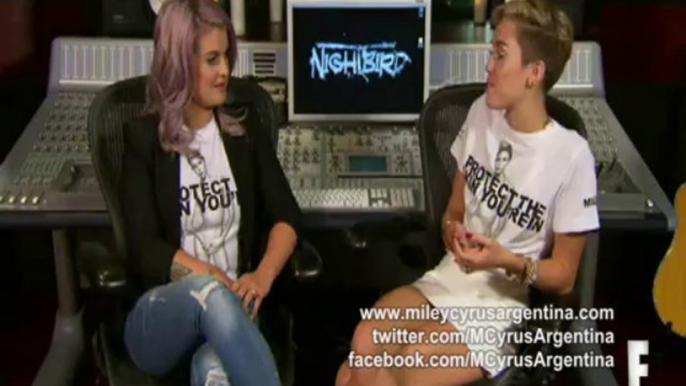 Miley Cyrus gets interviewed on Fashion Police by Kelly Osbourne