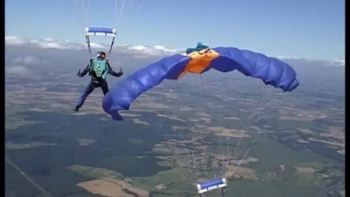 PARACHUTISME - CHAMPIONNATS DE FRANCE VICHY 2013 - VC2 « Paraclub de L'indre 1 Saut 7»- 11aout13