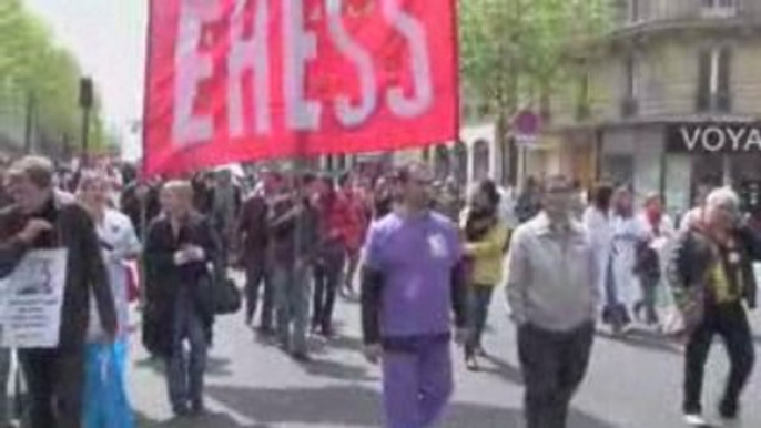 Les "blouses blanches" dans la rue. 28 avril 2009