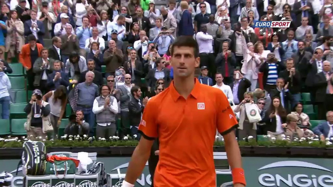 NOVAK DJOKOVIC says "hi" to ZLATAN IBRAHIMOVIĆ during Roland Garros