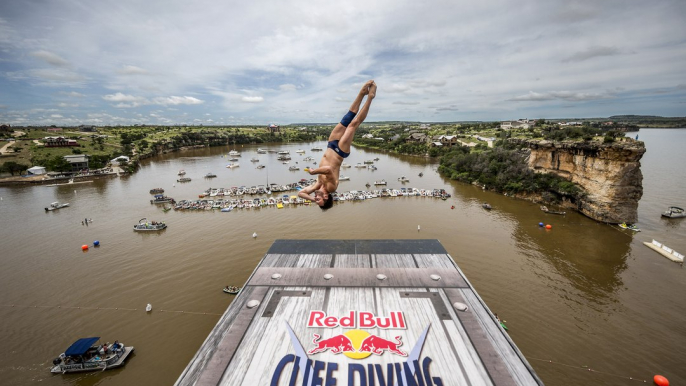 Cliff Diving is Bigger in Texas - Red Bull Cliff Diving Worlds Series 2015