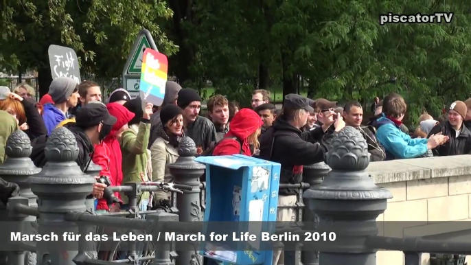 Marsch für das Leben / March for Life in Berlin 2010: 1000 Kreuze für das Leben