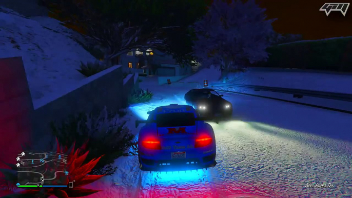 GTA 5 Christmas DLC - IT'S SNOWING! GTA 5 Online Snow + NEW Snowballs!