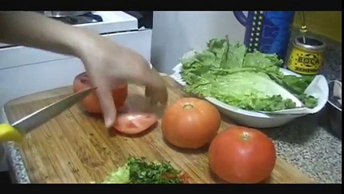 Tuna Stuffed Tomatoes/Tomates Rellenos Atún