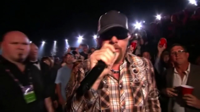 Toby Keith  -  "Red Solo Cup"  ((ACM 2012))