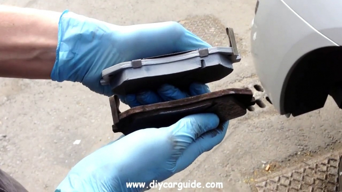 Kia Carens/Rondo Front Brake Pads Replacement