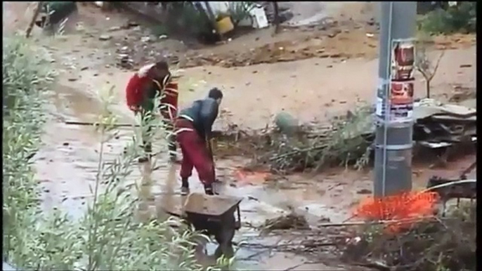 STREETS TURNED INTO RIVERS AS HEAVY RAINS AND MASSIVE FLOODING SWAMP ITALY/GREECE (FEB 23, 2013)